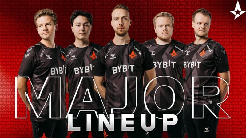 The Astralis CS:GO team stands together with the words "Major Lineup" in front of them.