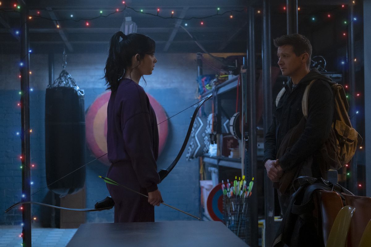 Kate Bishop (Hailee Steinfeld) and Hawkeye/Clint Barton (Jeremy Renner) in Marvel Studios’ Hawkeye