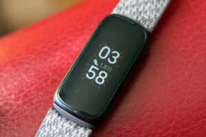 Look good while getting healthy with $50 off the Fitbit Luxe