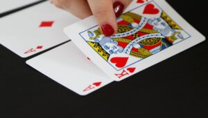 How to Play 3 Card Poker?