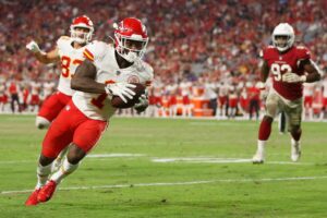 Jerick McKinnon Returns to Chiefs on 1-year Contract
