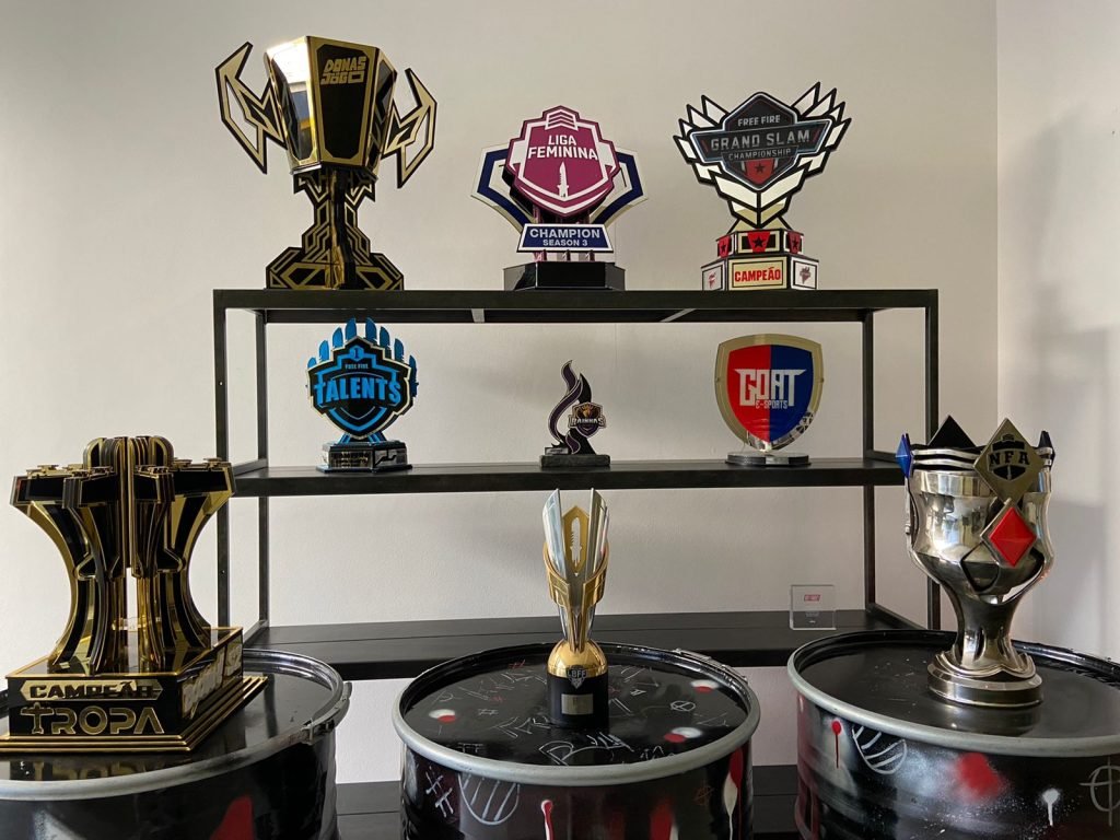 B4 trophy cabinet