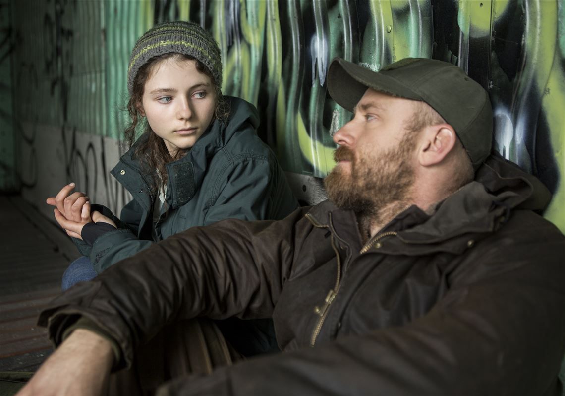 Thomasin McKenzie and Ben Foster in Leave No Trace.