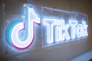 TikTok auto-captions are rolling out for 'select videos' on your FYP