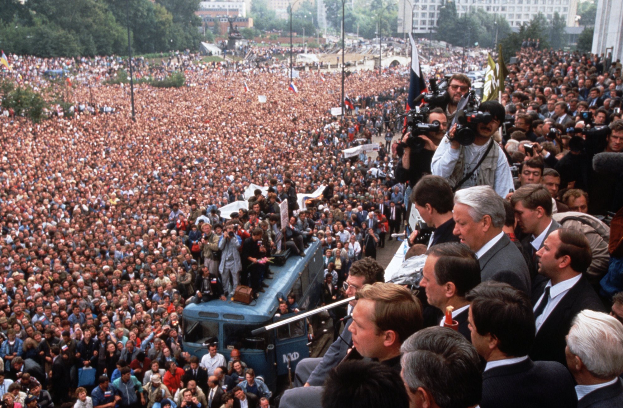 Boris Yeltsin addresses a massive Moscow crowd during the coup attempt
