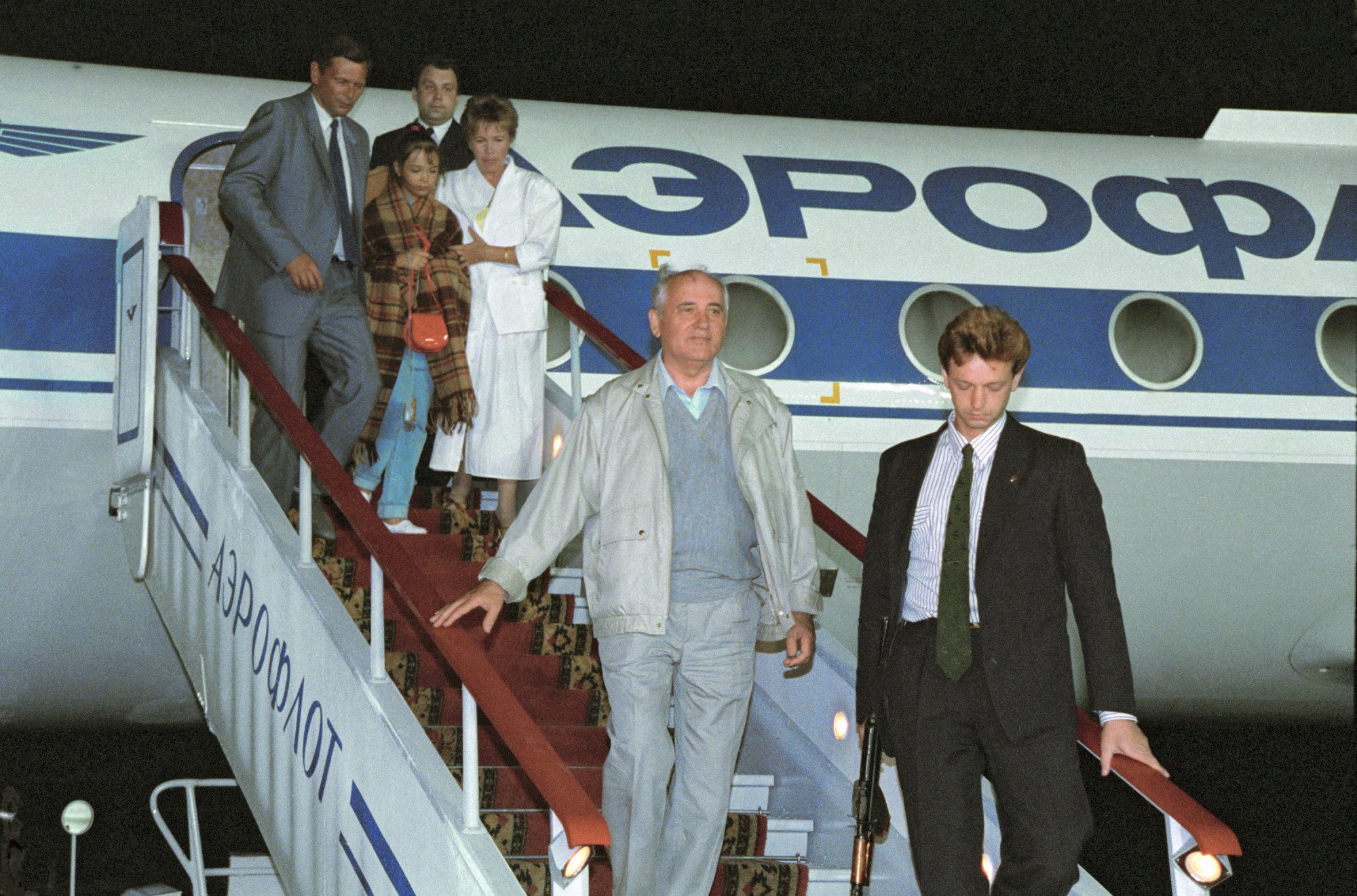 Mikhail Gorbachev and his family at Moscow airport, returning from house arrest in Crimea