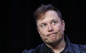 Elon Musk tries to bail on Twitter purchase