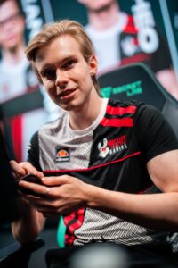 LEC Summer 2022 Week 7 Day 2: The Day of Upsets Continue with Misfits and SK Gaming Finding Wins Over MAD Lions and Rogue Respectively!
