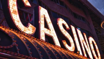 How Do Bonuses at Online Casinos Work?