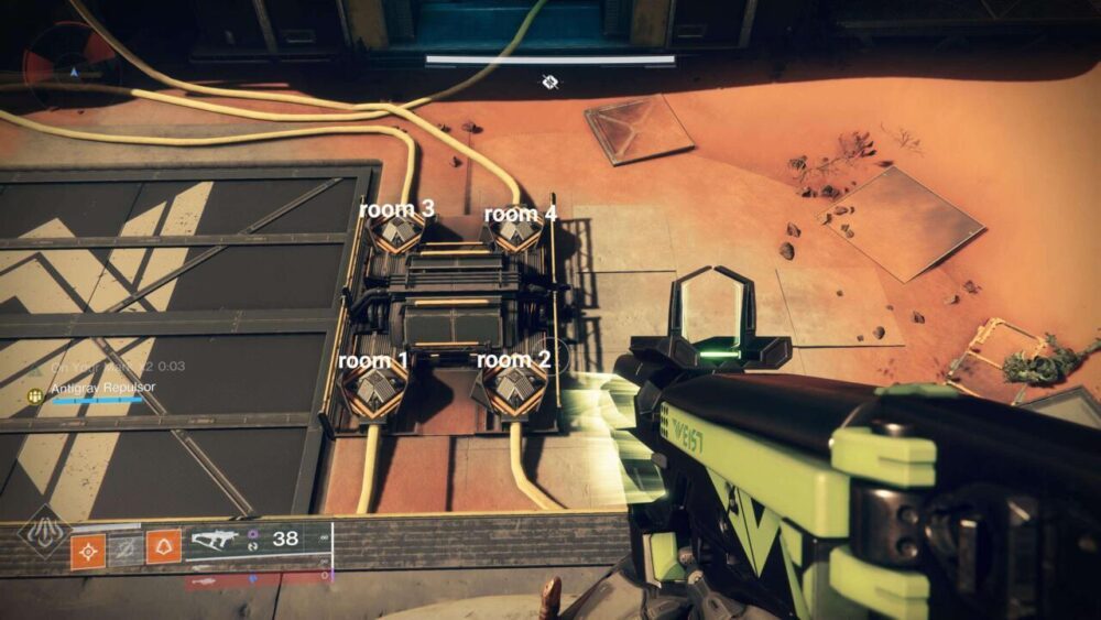 The four end nodes are in the center, above the spire door.