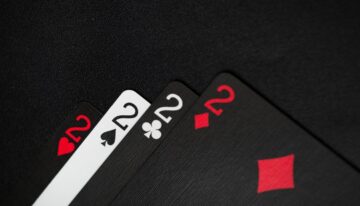How is Early Payout Played in Blackjack?