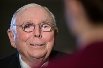 Billionaire Charlie Munger Likens Cryptocurrencies to Gambling