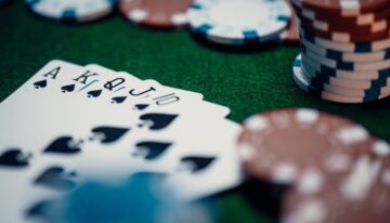 Why You Can’t Do Counting Cards at Live Blackjack? | JeetWin Blog