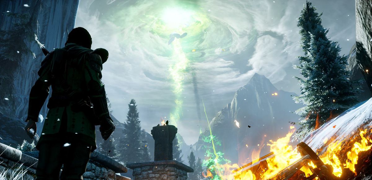 Dragon Age: Inquisition - green storm in sky