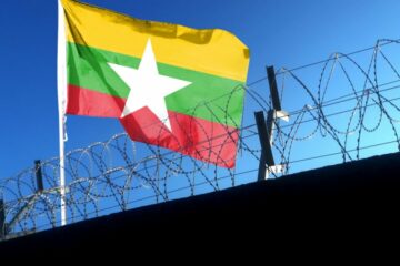 شورشیان میانمار علیه عملیات قمار آنلاین جنگ می کنند