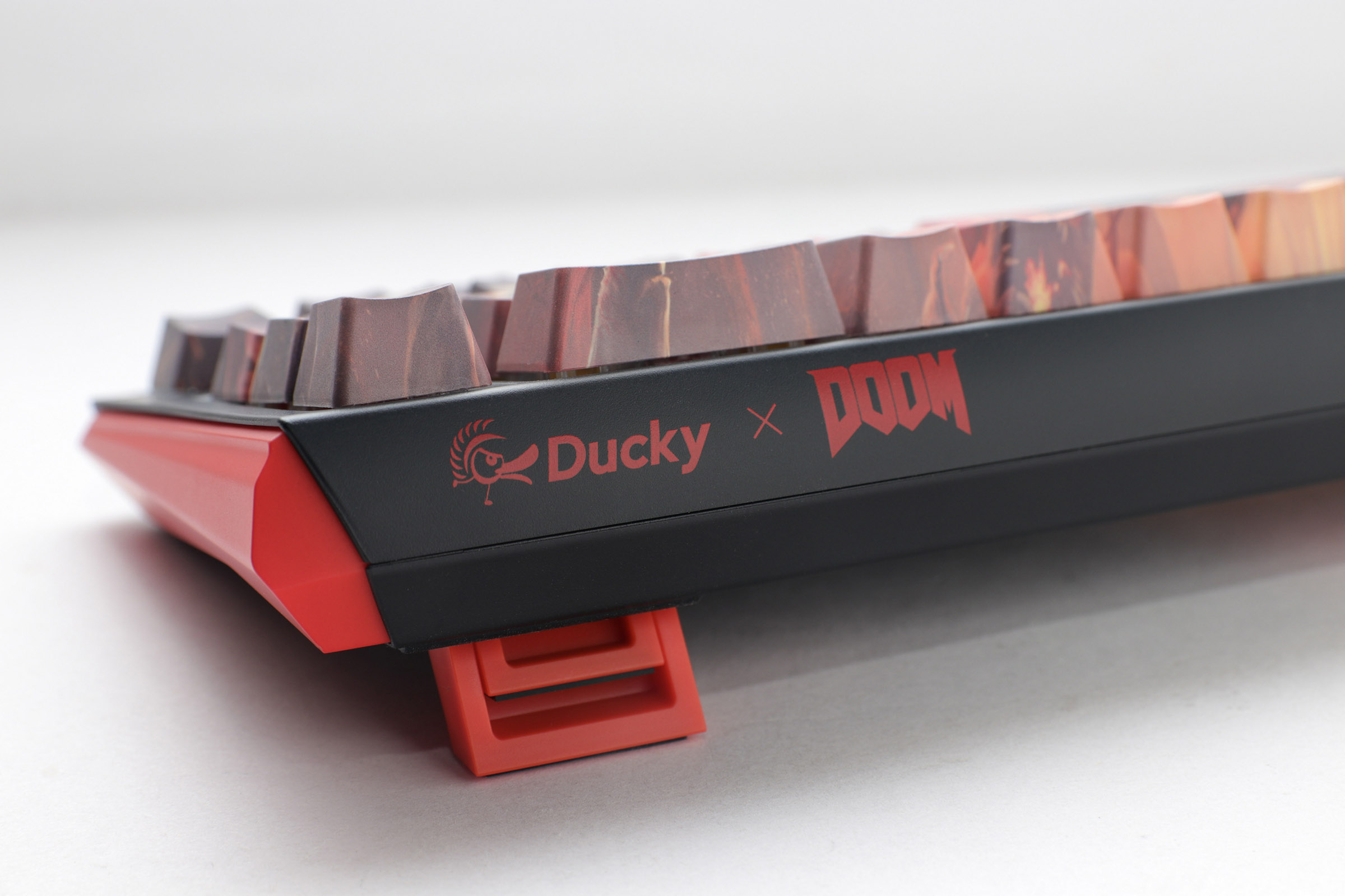 Ducky doom keyboard corner