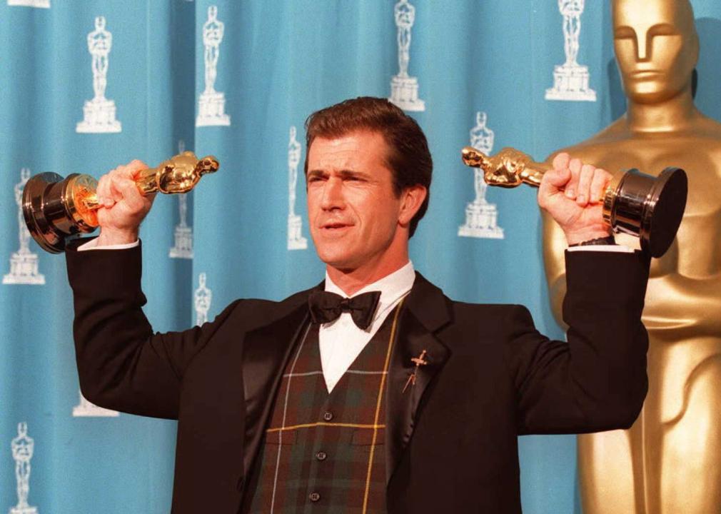 멜 깁슨(Mel Gibson)은 아카데미 시상식에서 두 개의 오스카상을 수상했습니다.