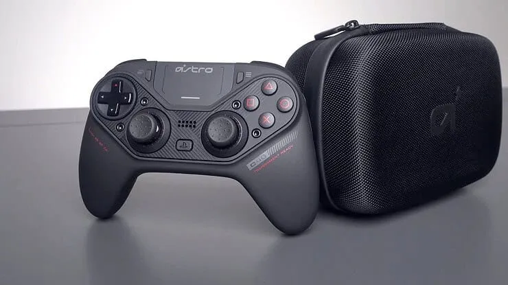 An image of the Astro C40 Controller and its carry case