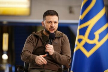 زلنسکی، رئیس جمهور اوکراین، سربازان را از قمار منع کرد